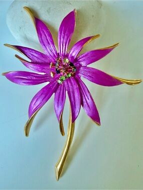 Vintage Park Lane Large Vibrant Magenta Enamel Flower Brooch Multi Color Crystal